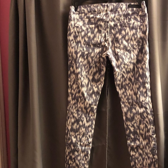 Grey and white pattern jeans - Picture 2 of 3